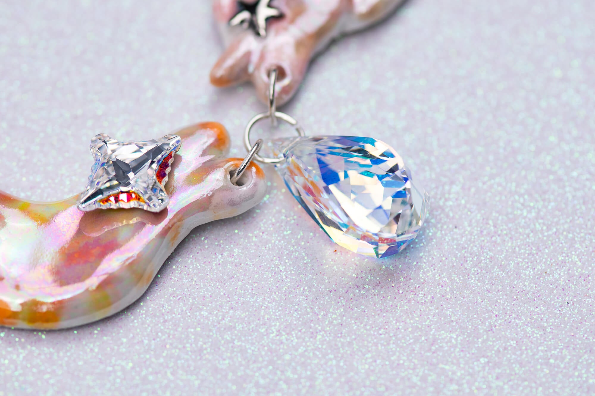Love scene necklace