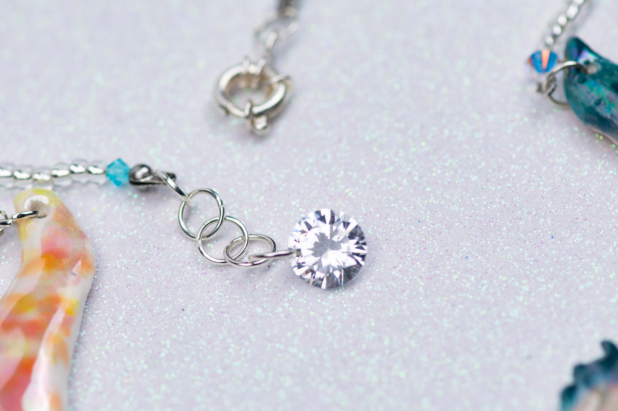 Love scene necklace