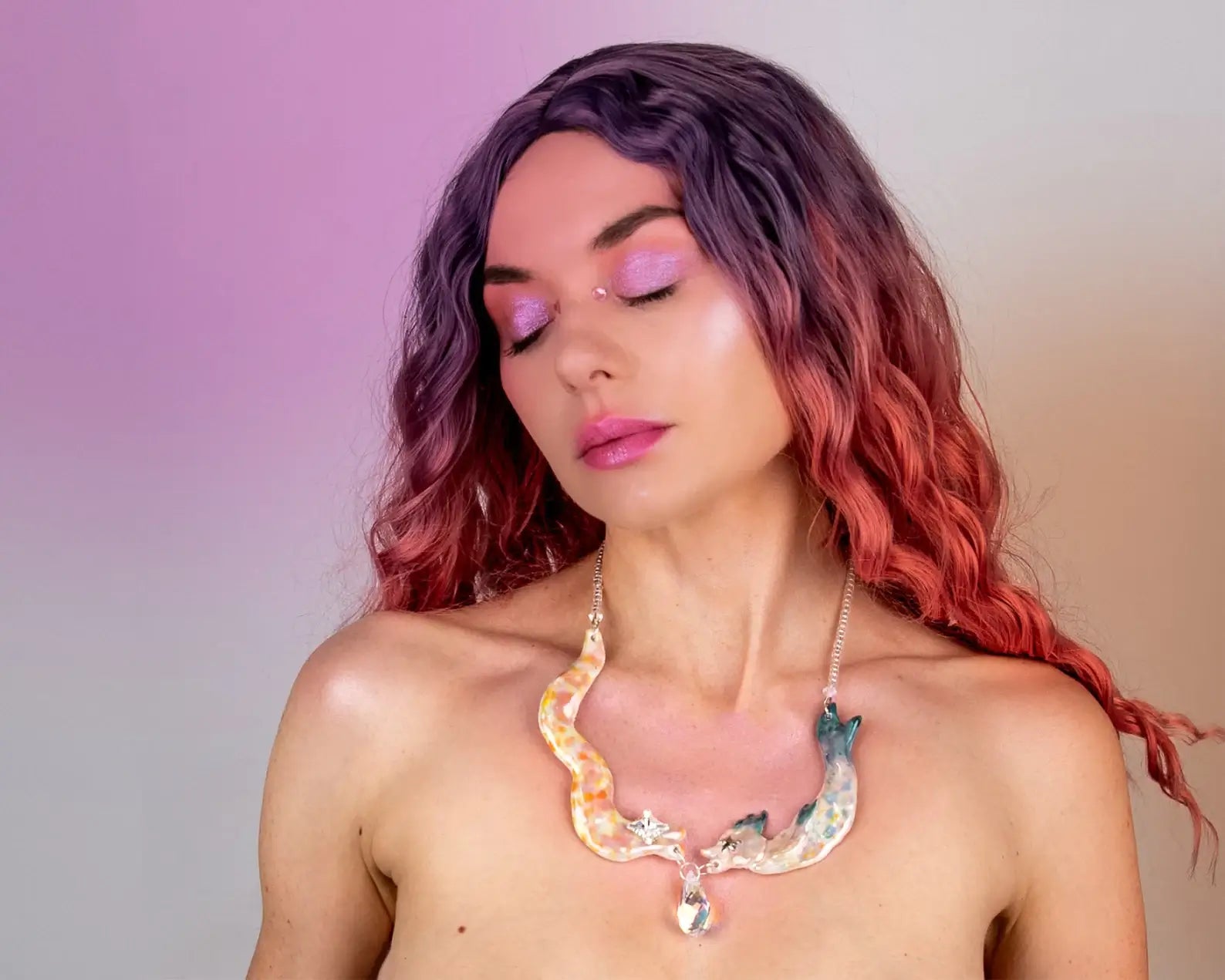 Love scene necklace