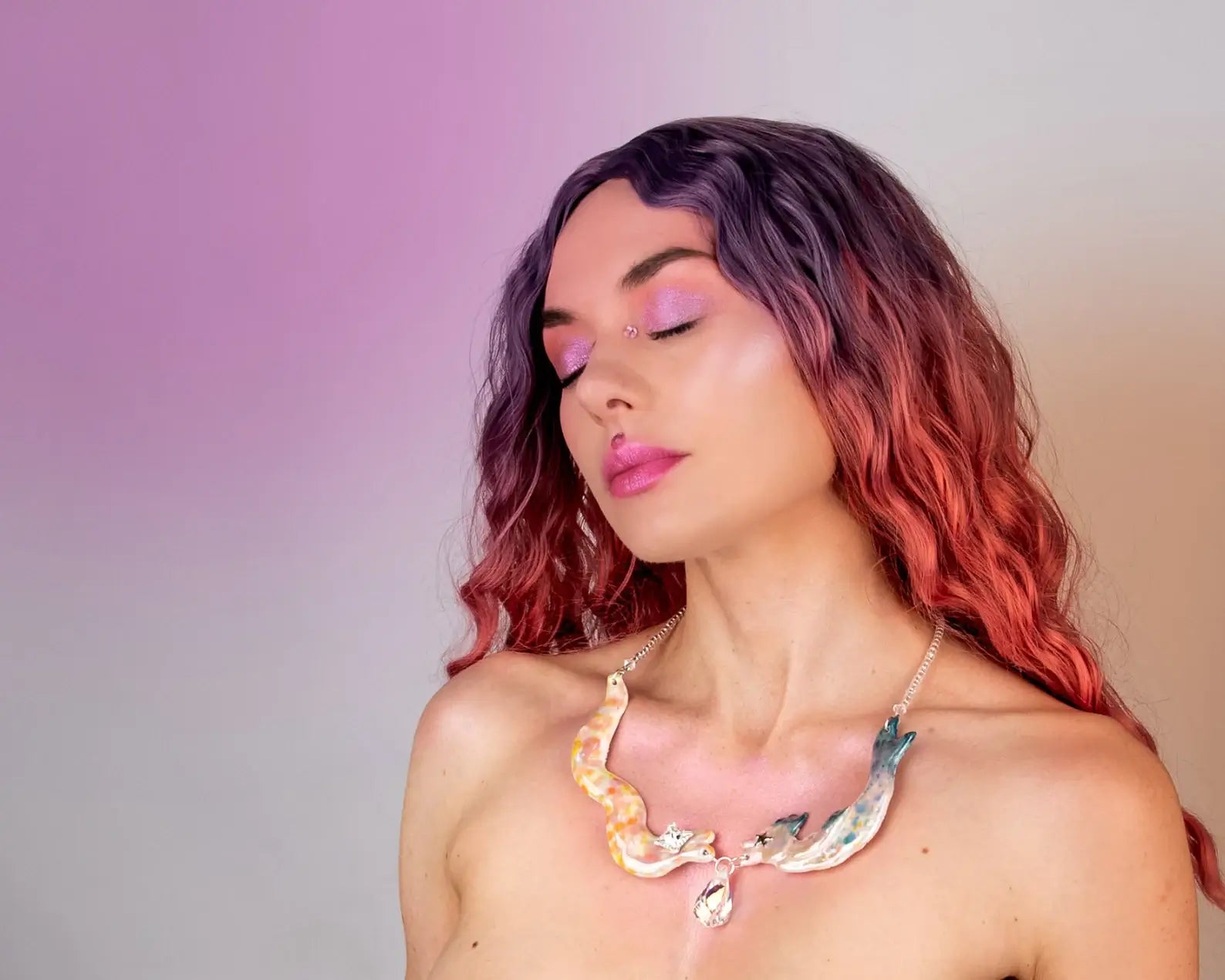 Love scene necklace