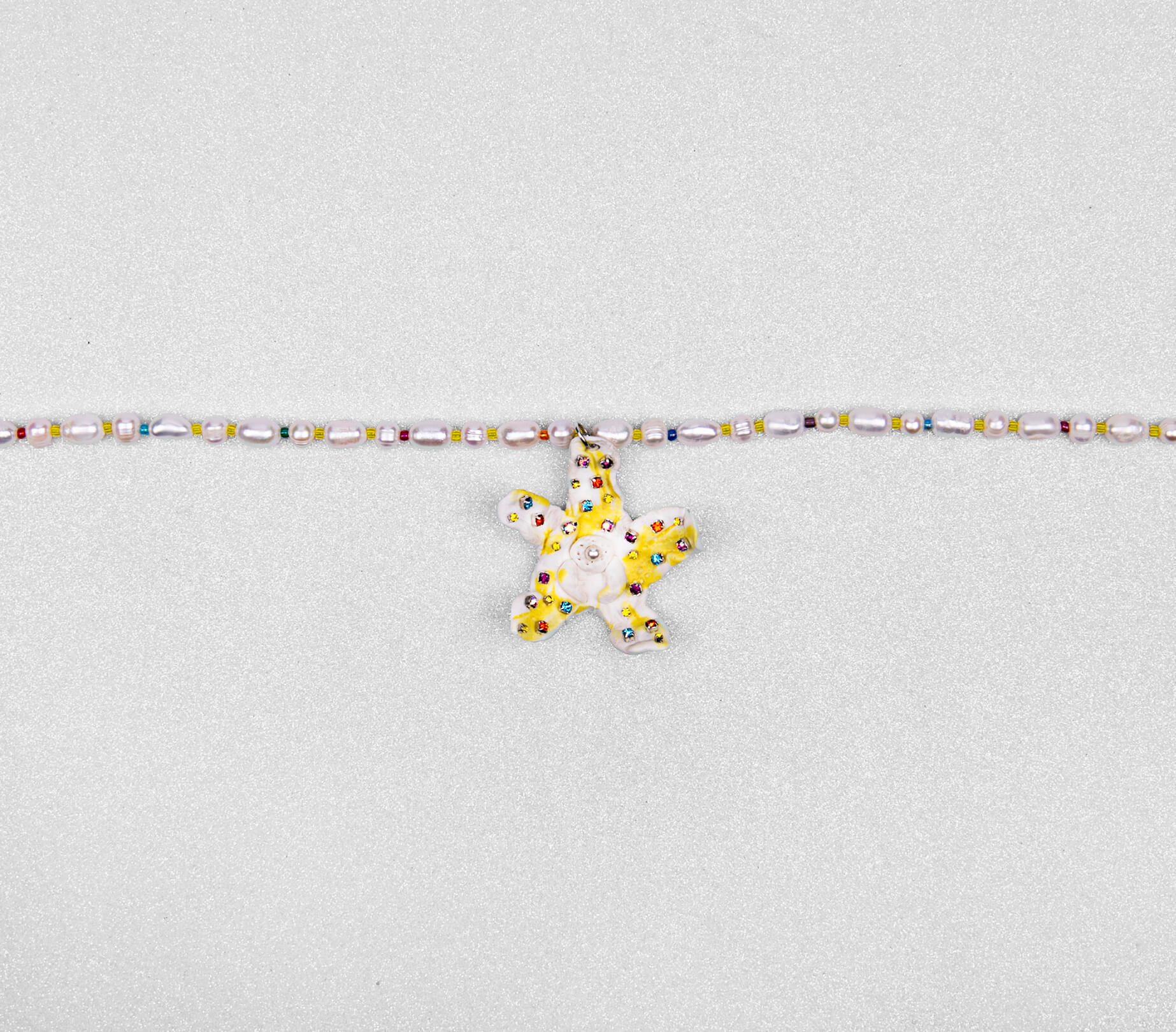 Flower necklace with pearls and crystals