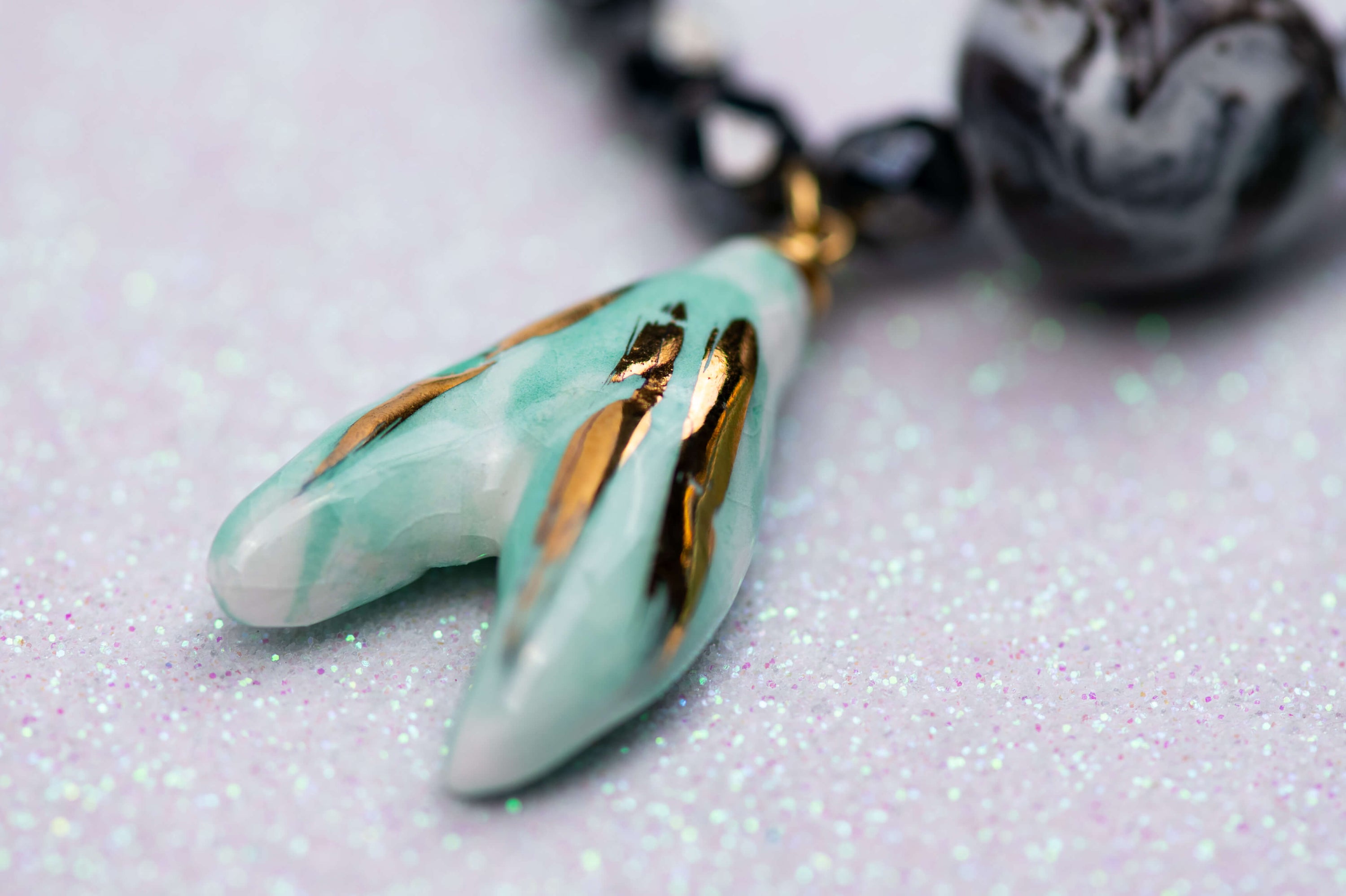 Fairytale necklace with fins